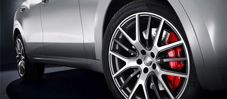 Intelligent Q4 All-Wheel Drive System: Dynamic Torque Adjustment, For Perfect Grip