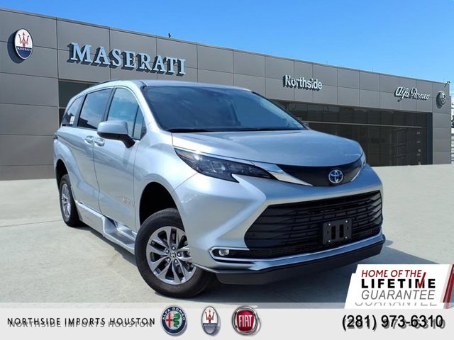 2024 Toyota Sienna XLE